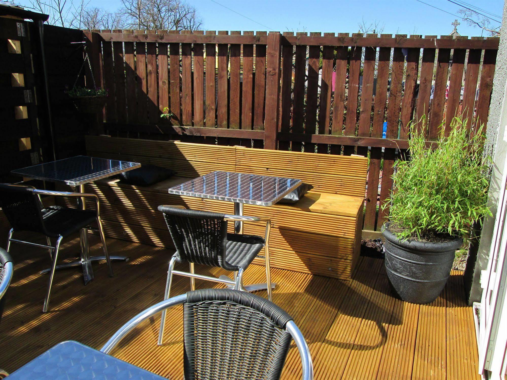 The Robertson Arms Hotel Carnwath ภายนอก รูปภาพ